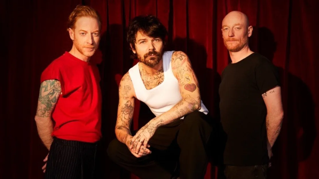 Biffy Clyro 1600 x 900 Large