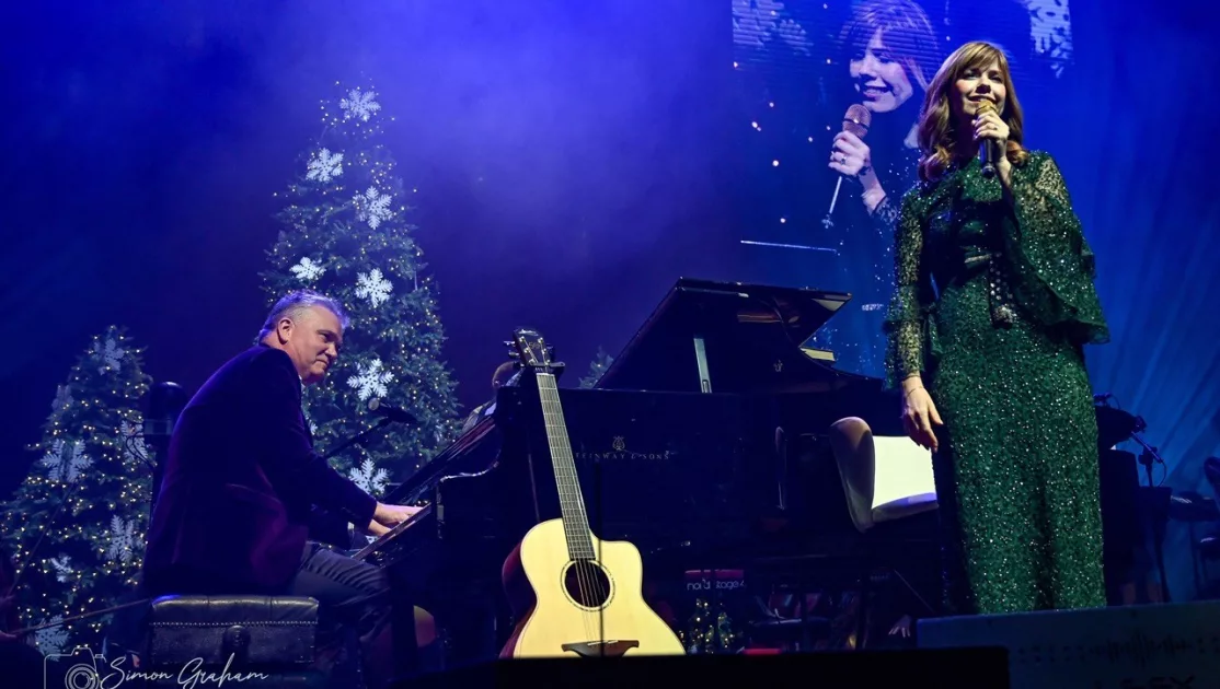 Getty Home for Christmas 1 Large