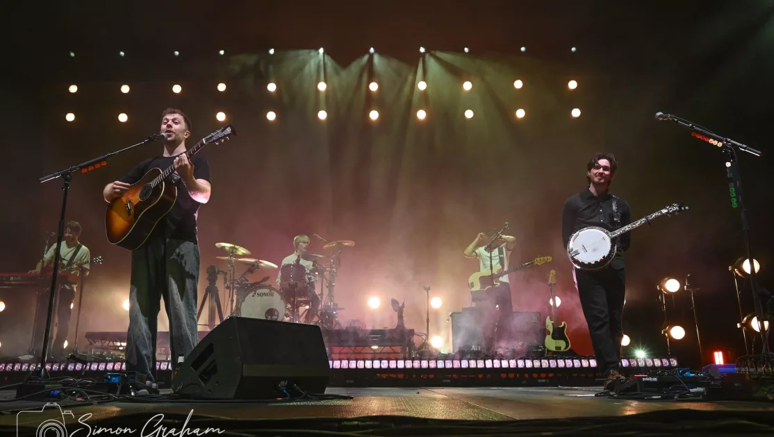 Kingfishr performing at The O2 Belfast