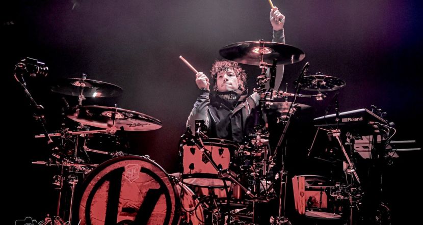 21 Pilots 1 Large